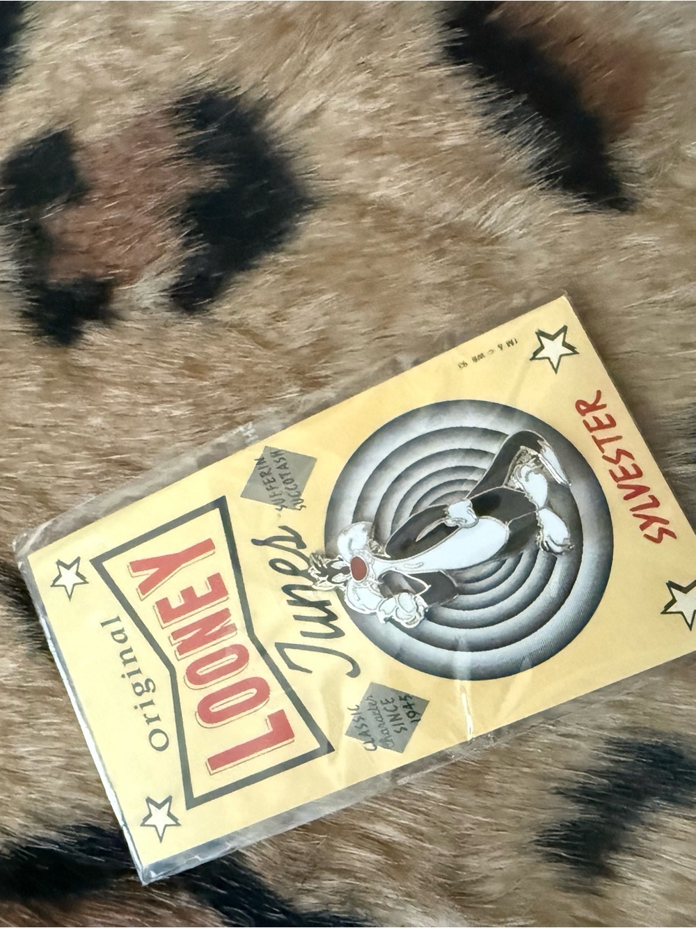 Looney Tune sylvester pin